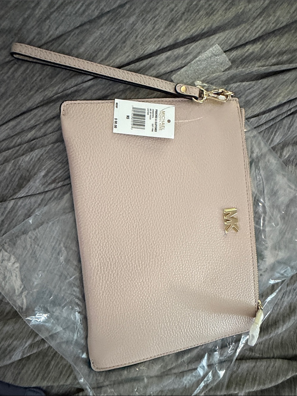 Michael Kors Blush Pebbled Leather Wristlet with Gold MK Logo - Picture 3 of 3